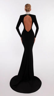 Rochie Albina Dyla neagra lunga cu lanturi din cristale
